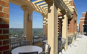 Bright And Cozy Apartment Near Pentagon City